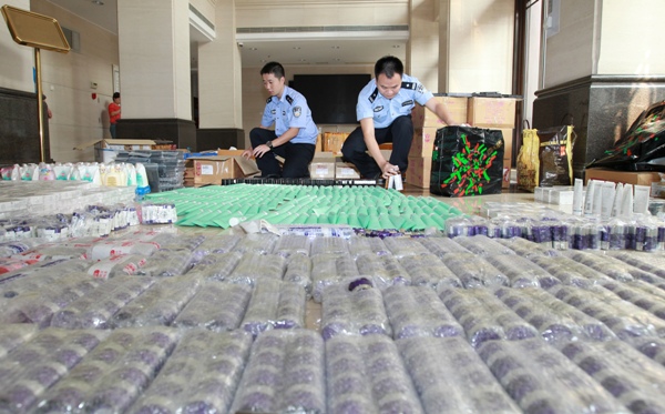 缉私局扣化妆品问题,11月份韩国回国自己出机